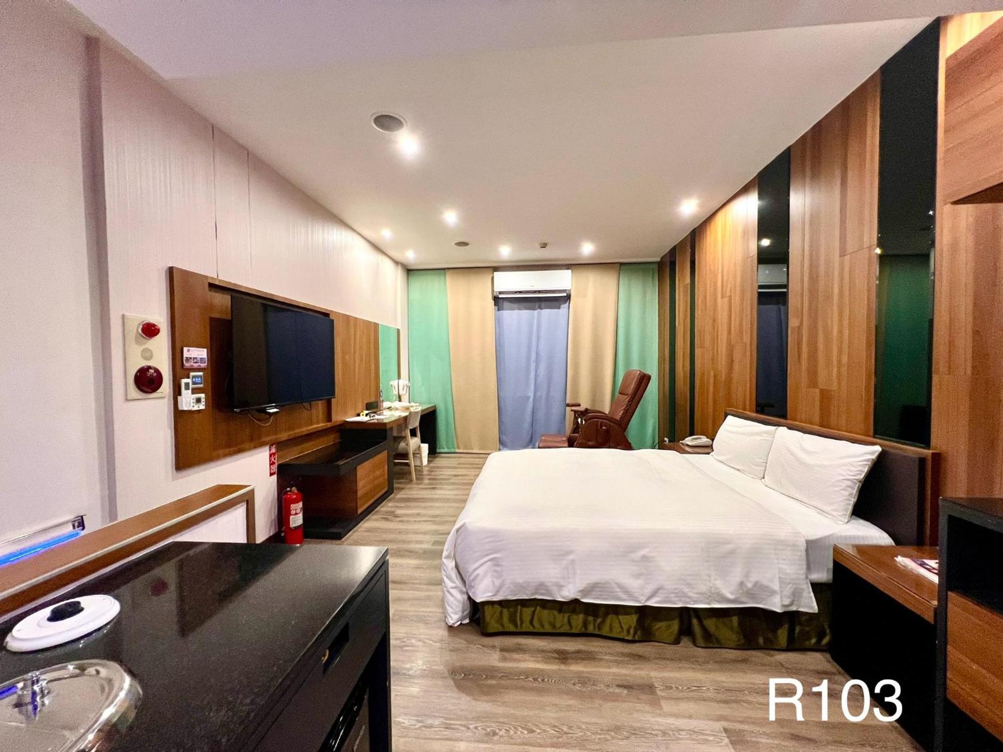 Catwalk Motel -Tainan Exterior foto