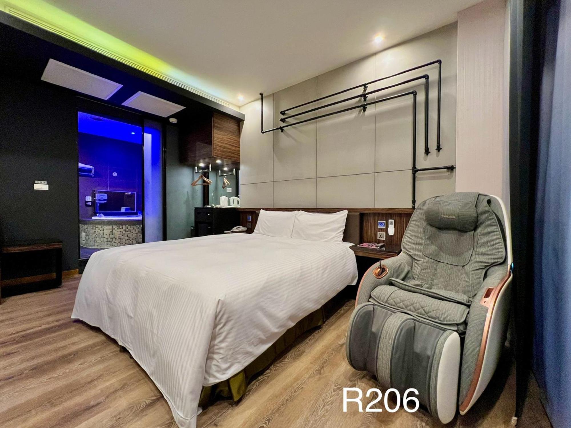 Catwalk Motel -Tainan Exterior foto